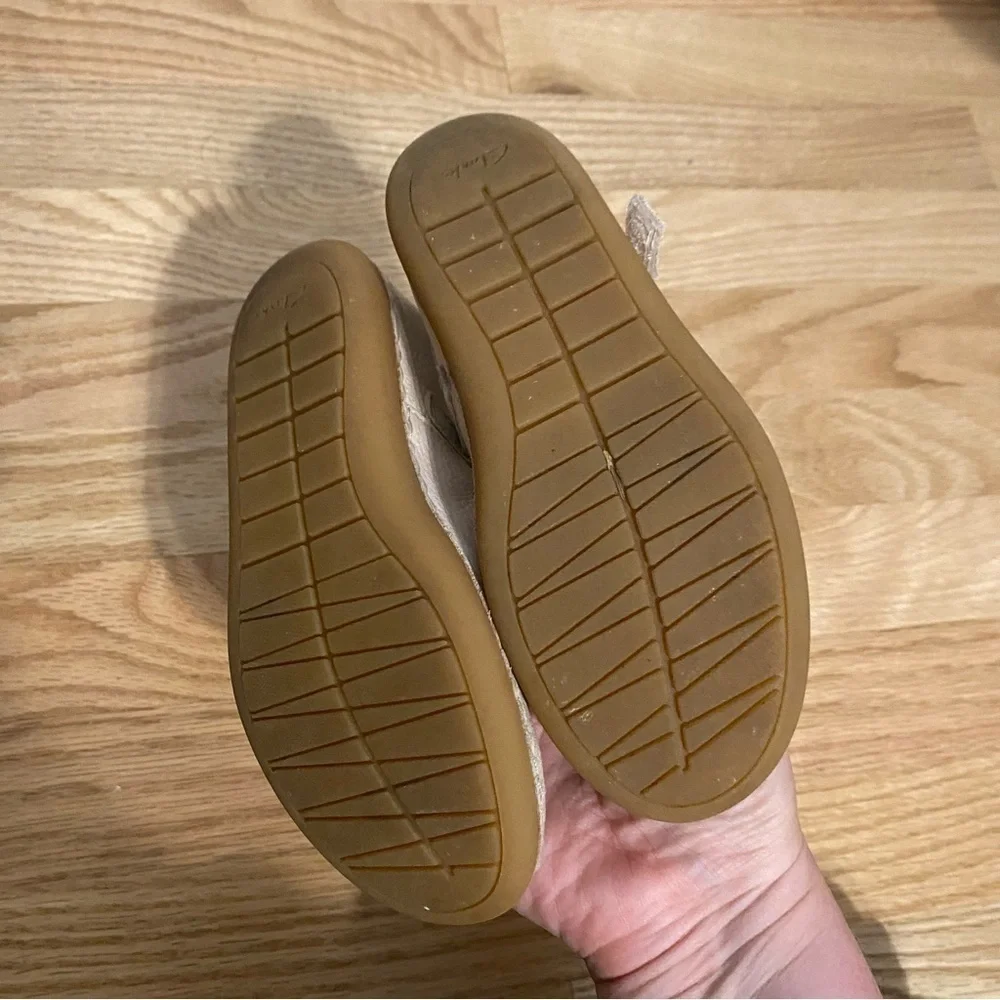 Clarks Leather Mary Jane Flats 10.5 Kids Girls Shoes